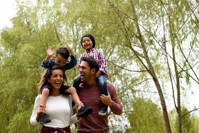 How to Stay Connected as a Couple During the Summer